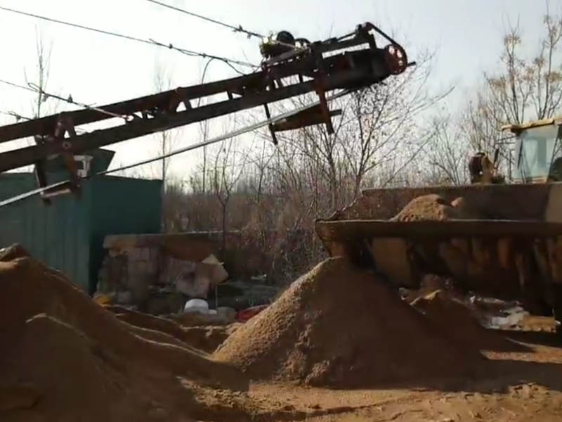 移動(dòng)式河卵石制砂洗沙生產(chǎn)線(xiàn)